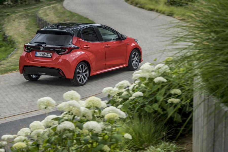  Toyota Yaris Hybrid 2020 года  (WW) (фото 101 из 111)